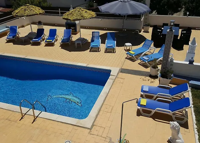 V4 Filomena Nyaraló *